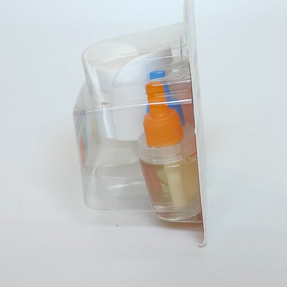 FEBREZE Plug Original with TIDE Scent BNIP Lasts for up to 45 Days - Picture 2 of 4